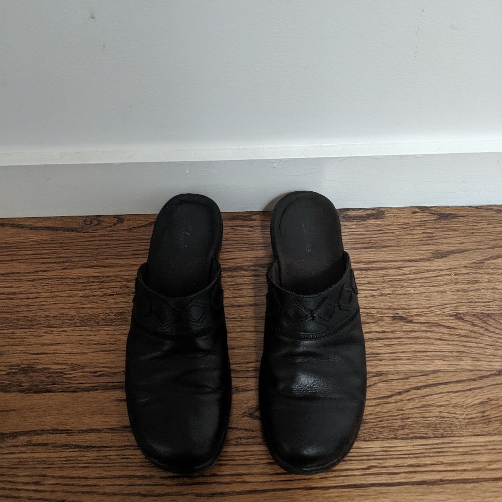 Clarks mules